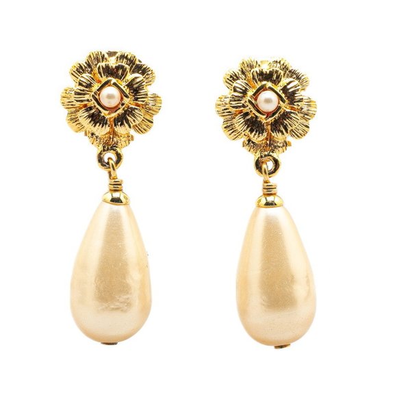 CHANEL Vintage Gold Pearl Earrings - Picture 1 of 4